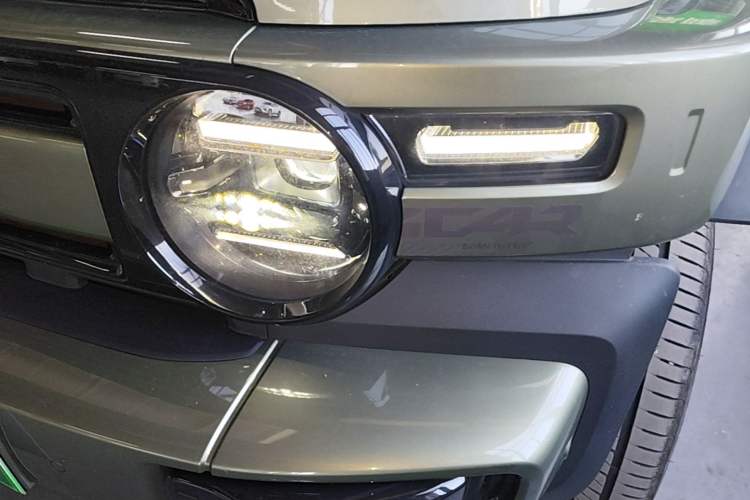 Used iCAR V23 2025 501 Four-Wheel Drive Intelligent Driving Version Left Front Headlight