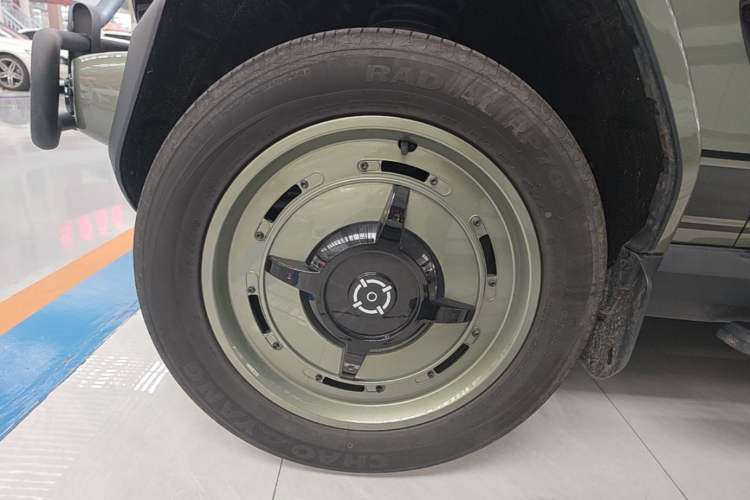 Used iCAR V23 2025 401 Two-Wheel Drive Advanced Edition Left Front Wheel Hub
