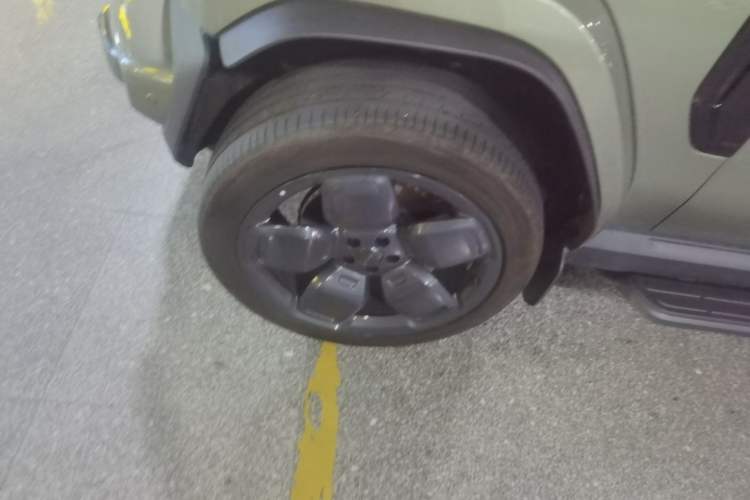 Used iCAR V23 2025 501 Four-Wheel Drive Intelligent Driving Version Left Front Wheel Hub
