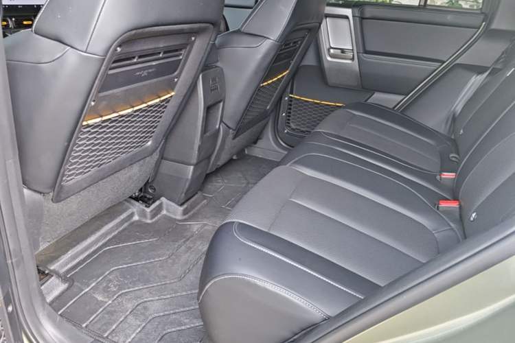 Used iCAR V23 2025 401 Two-Wheel Drive Intelligent Driving Version Left Rear Seat