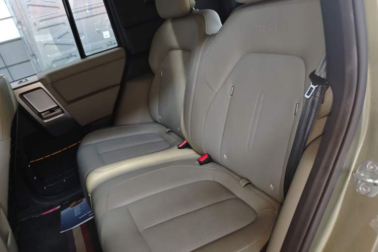 Used iCAR V23 2025 501 Four-Wheel Drive Intelligent Driving Version Left Rear Seat