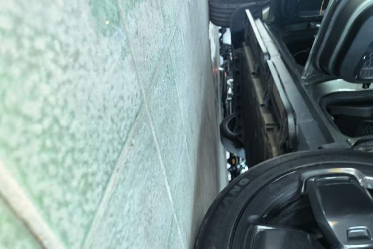 Used iCAR V23 2025 501 Four-Wheel Drive Advanced Version Left Side Sill