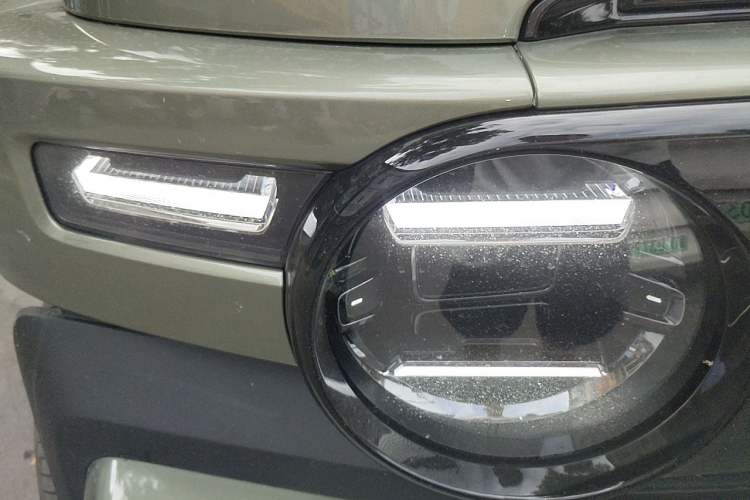 Used iCAR V23 2025 501 Four-Wheel Drive Intelligent Driving Version Right Front Headlight