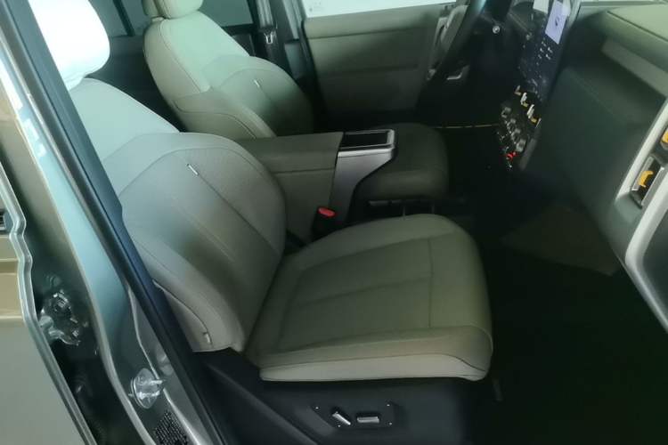 Used iCAR V23 2025 501 Four-Wheel Drive Intelligent Driving Version Right Front Seat