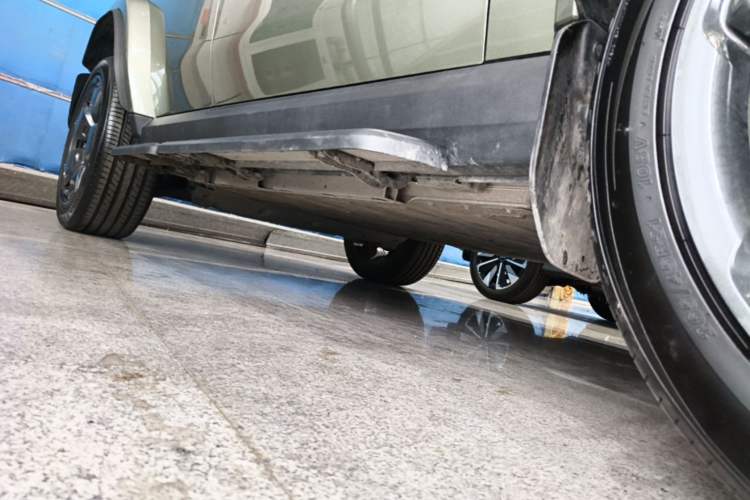 Used iCAR V23 2025 501 Four-Wheel Drive Intelligent Driving Version Right Side Sill