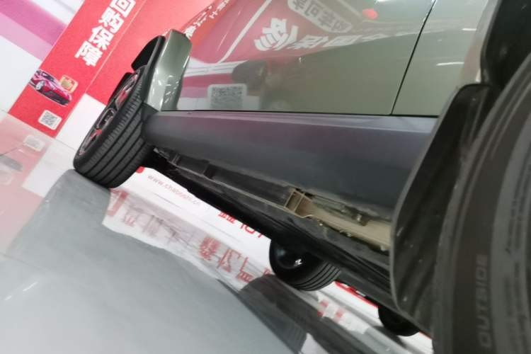 Used iCAR V23 2025 501 Four-Wheel Drive Intelligent Driving Version Right Side Sill