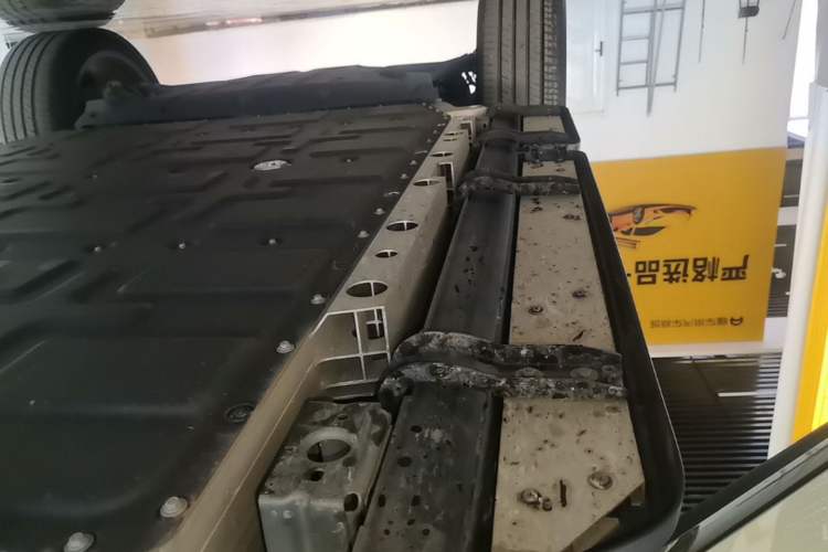 Used iCAR V23 2025 501 Four-Wheel Drive Intelligent Driving Version Right Side Sill