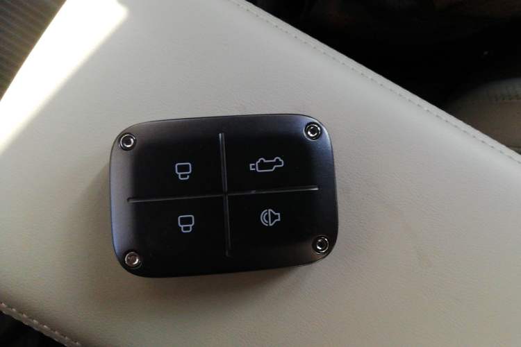 Used iCAR V23 2025 401 Two-Wheel Drive Intelligent Driving Version Vehicle Key