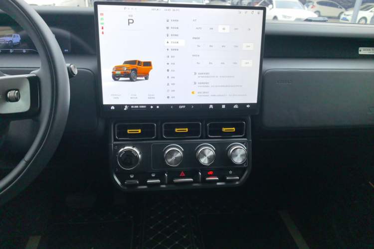 Used iCAR V23 2025 401 Two-Wheel Drive Intelligent Driving Version Audio And AC Panel