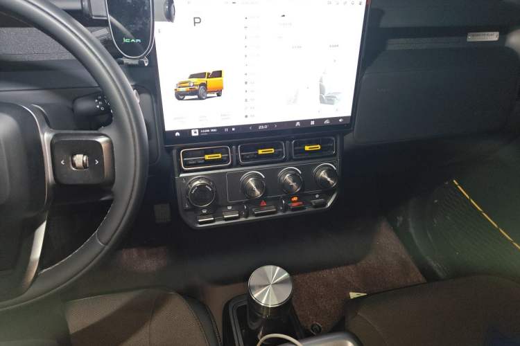 Used iCAR V23 2025 401 Two-Wheel Drive Intelligent Driving Version Audio And AC Panel