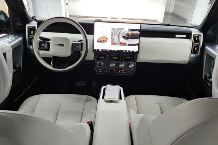 Used iCAR V23 2025 501 Four-Wheel Drive Intelligent Driving Version Center Console