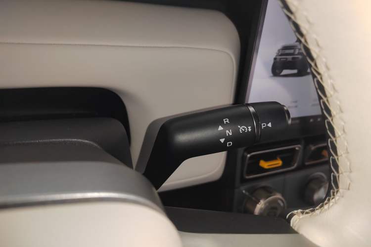 Used iCAR V23 2025 401 Two-Wheel Drive Intelligent Driving Version Gear Lever