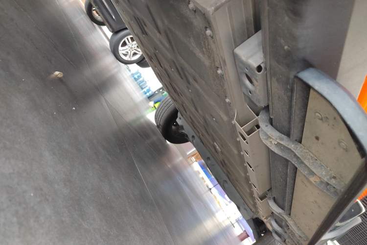 Used iCAR V23 2025 401 Two-Wheel Drive Intelligent Driving Version Left Side Sill