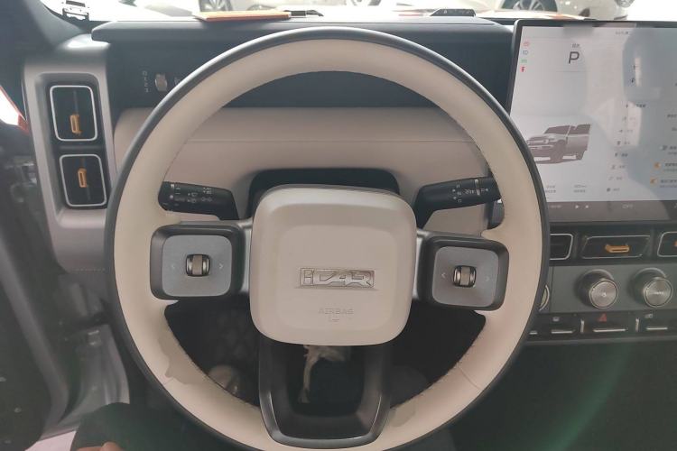 Used iCAR V23 2025 401 Two-Wheel Drive Intelligent Driving Version Steering Wheel