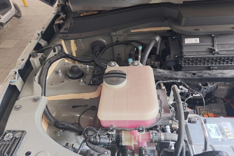 Used iCAR V23 2025 501 Four-Wheel Drive Advanced Version Engine Bay Right