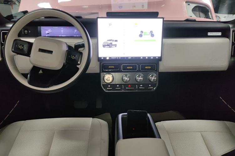 Used iCAR V23 2025 401 Two-Wheel Drive Intelligent Driving Version Interior 2