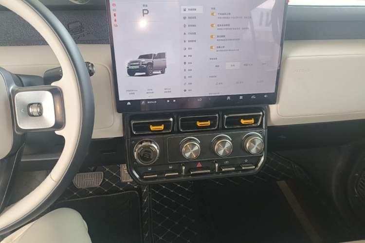 Used iCAR V23 2025 501 Four-Wheel Drive Intelligent Driving Version Audio And AC Panel