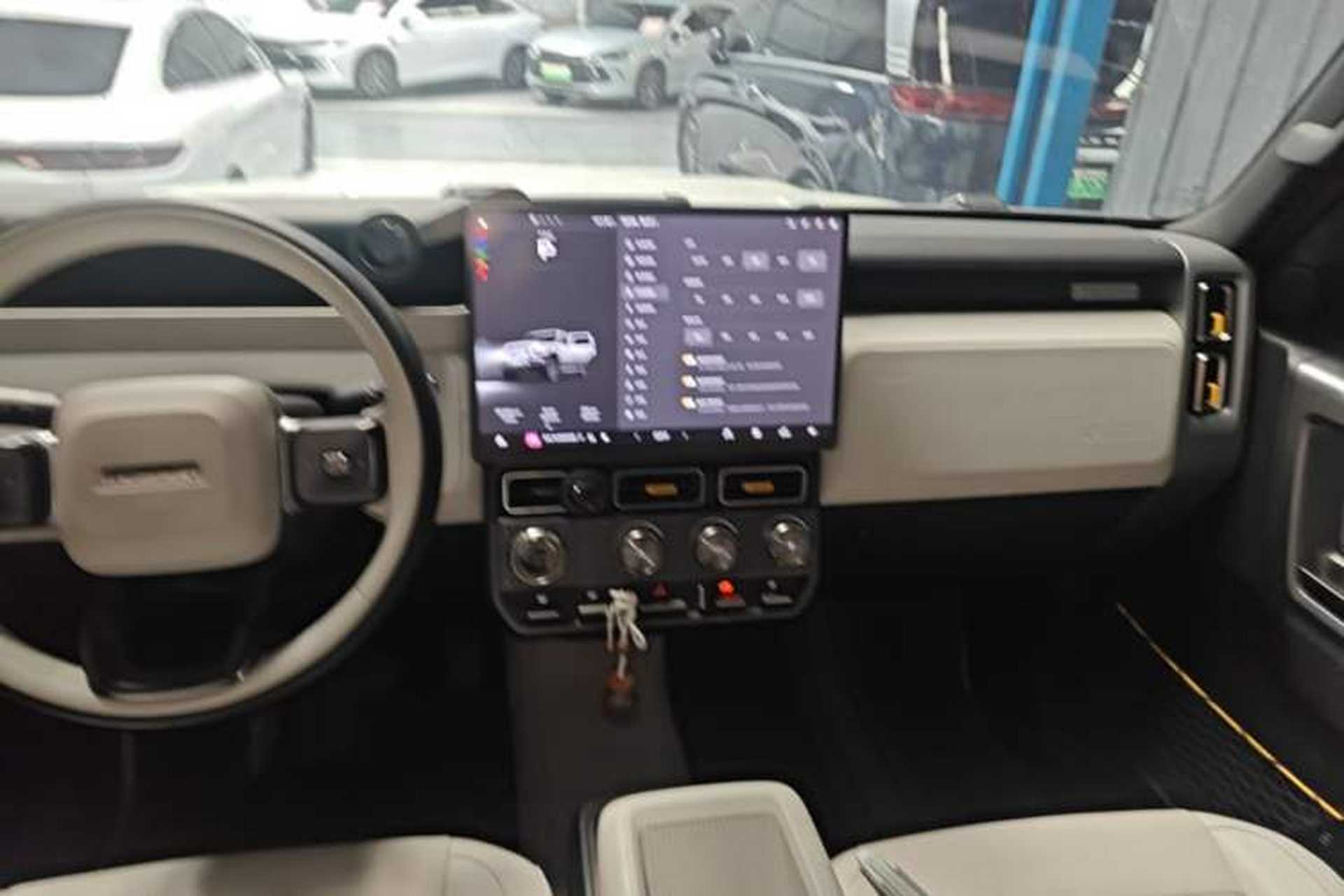 Used iCAR V23 2025 501 Four-Wheel Drive Intelligent Driving Version Audio And AC Panel