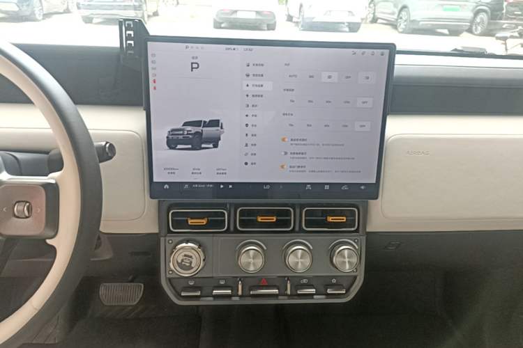 Used iCAR V23 2025 401 Two-Wheel Drive Advanced Edition Audio And AC Panel