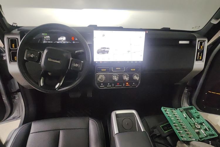Used iCAR V23 2025 501 Four-Wheel Drive Intelligent Driving Version Center Console