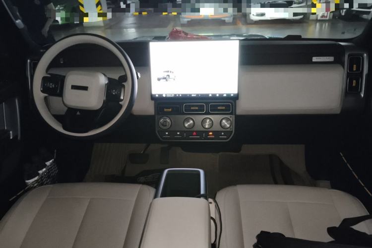 Used iCAR V23 2025 501 Four-Wheel Drive Intelligent Driving Version Center Console