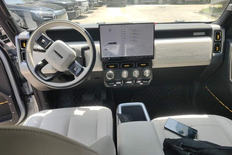 Used iCAR V23 2025 401 Two-Wheel Drive Intelligent Driving Version Center Console