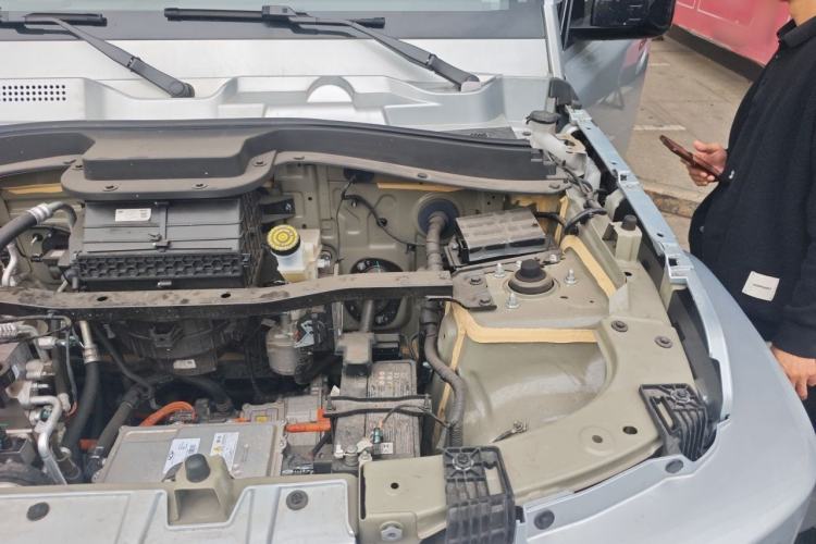 Used iCAR V23 2025 501 Four-Wheel Drive Intelligent Driving Version Engine Bay Left