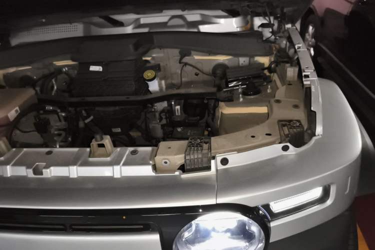 Used iCAR V23 2025 501 Four-Wheel Drive Intelligent Driving Version Engine Bay Left