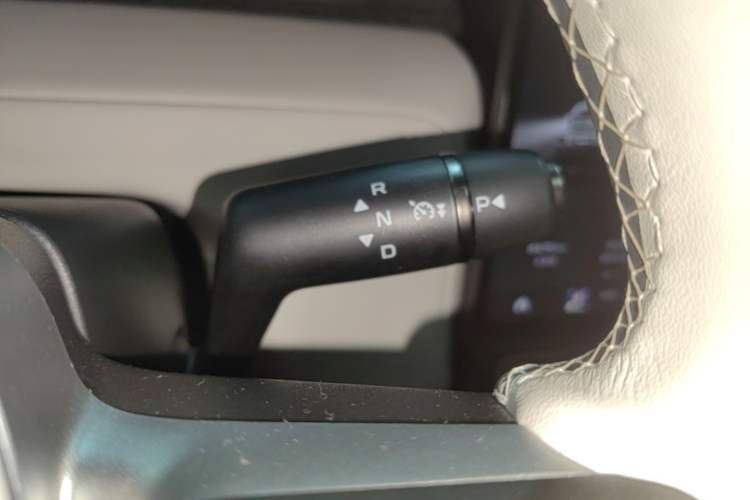 Used iCAR V23 2025 401 Two-Wheel Drive Intelligent Driving Version Gear Lever