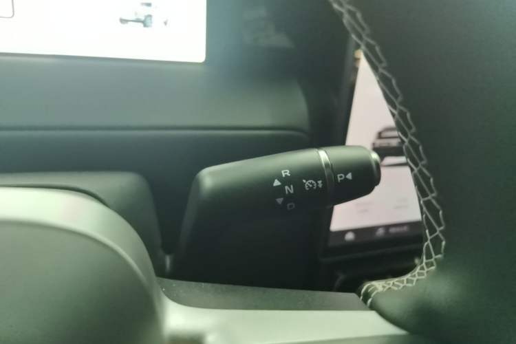 Used iCAR V23 2025 401 Two-Wheel Drive Advanced Edition Gear Lever