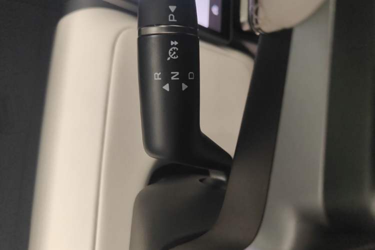 Used iCAR V23 2025 401 Two-Wheel Drive Intelligent Driving Version Gear Lever
