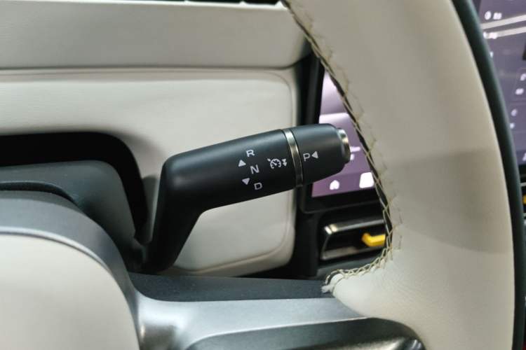 Used iCAR V23 2025 401 Two-Wheel Drive Advanced Edition Gear Lever