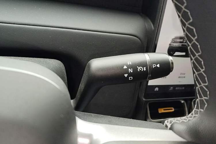Used iCAR V23 2025 401 Two-Wheel Drive Advanced Edition Gear Lever