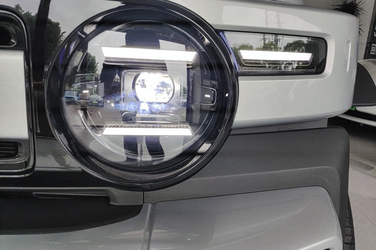 Used iCAR V23 2025 401 Two-Wheel Drive Advanced Edition Left Front Headlight