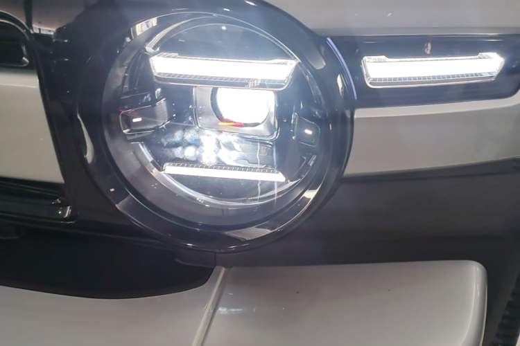 Used iCAR V23 2025 550 Two-Wheel Drive Intelligent Driving Version Left Front Headlight