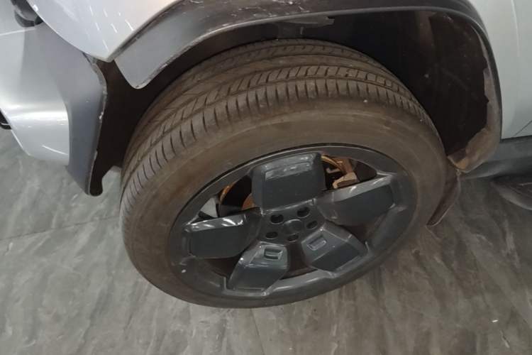 Used iCAR V23 2025 501 Four-Wheel Drive Advanced Version Left Front Wheel Hub