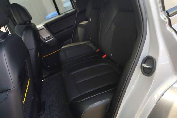 Used iCAR V23 2025 501 Four-Wheel Drive Advanced Version Left Rear Seat