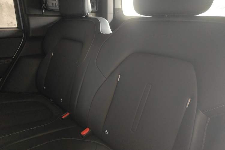Used iCAR V23 2025 501 Four-Wheel Drive Advanced Version Left Rear Seat