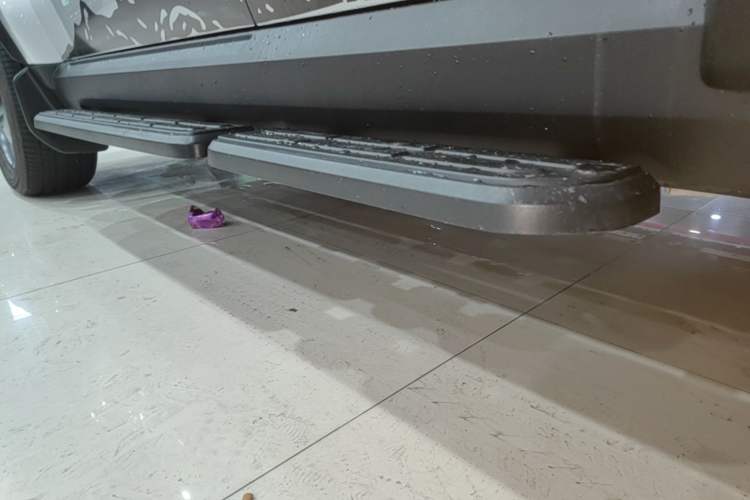 Used iCAR V23 2025 401 Two-Wheel Drive Intelligent Driving Version Left Side Sill