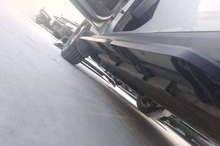 Used iCAR V23 2025 401 Two-Wheel Drive Intelligent Driving Version Left Side Sill