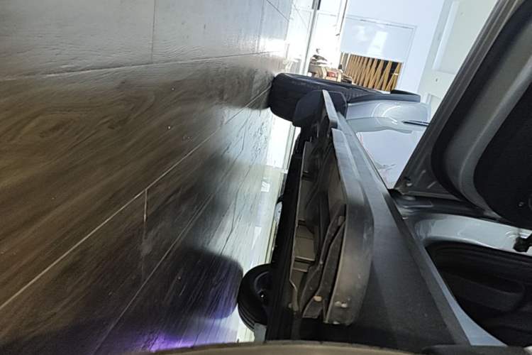 Used iCAR V23 2025 501 Four-Wheel Drive Advanced Version Left Side Sill