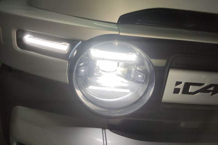 Used iCAR V23 2025 501 Four-Wheel Drive Intelligent Driving Version Right Front Headlight
