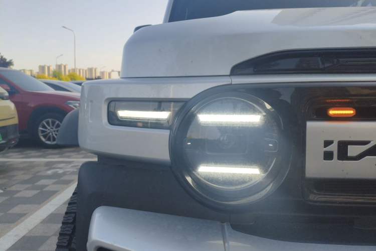 Used iCAR V23 2025 401 Two-Wheel Drive Intelligent Driving Version Right Front Headlight