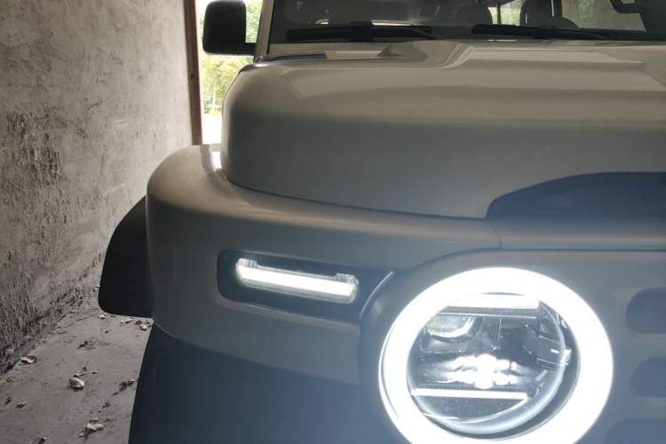 Used iCAR V23 2025 501 Four-Wheel Drive Advanced Version Right Front Headlight