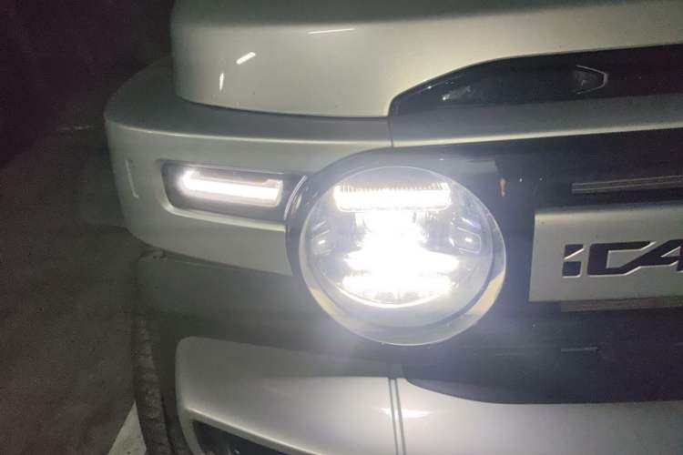 Used iCAR V23 2025 401 Two-Wheel Drive Intelligent Driving Version Right Front Headlight