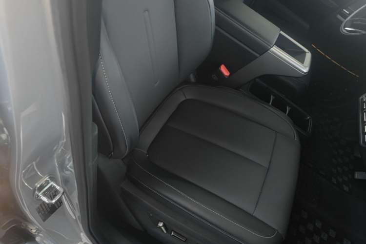 Used iCAR V23 2025 401 Two-Wheel Drive Advanced Edition Right Front Seat