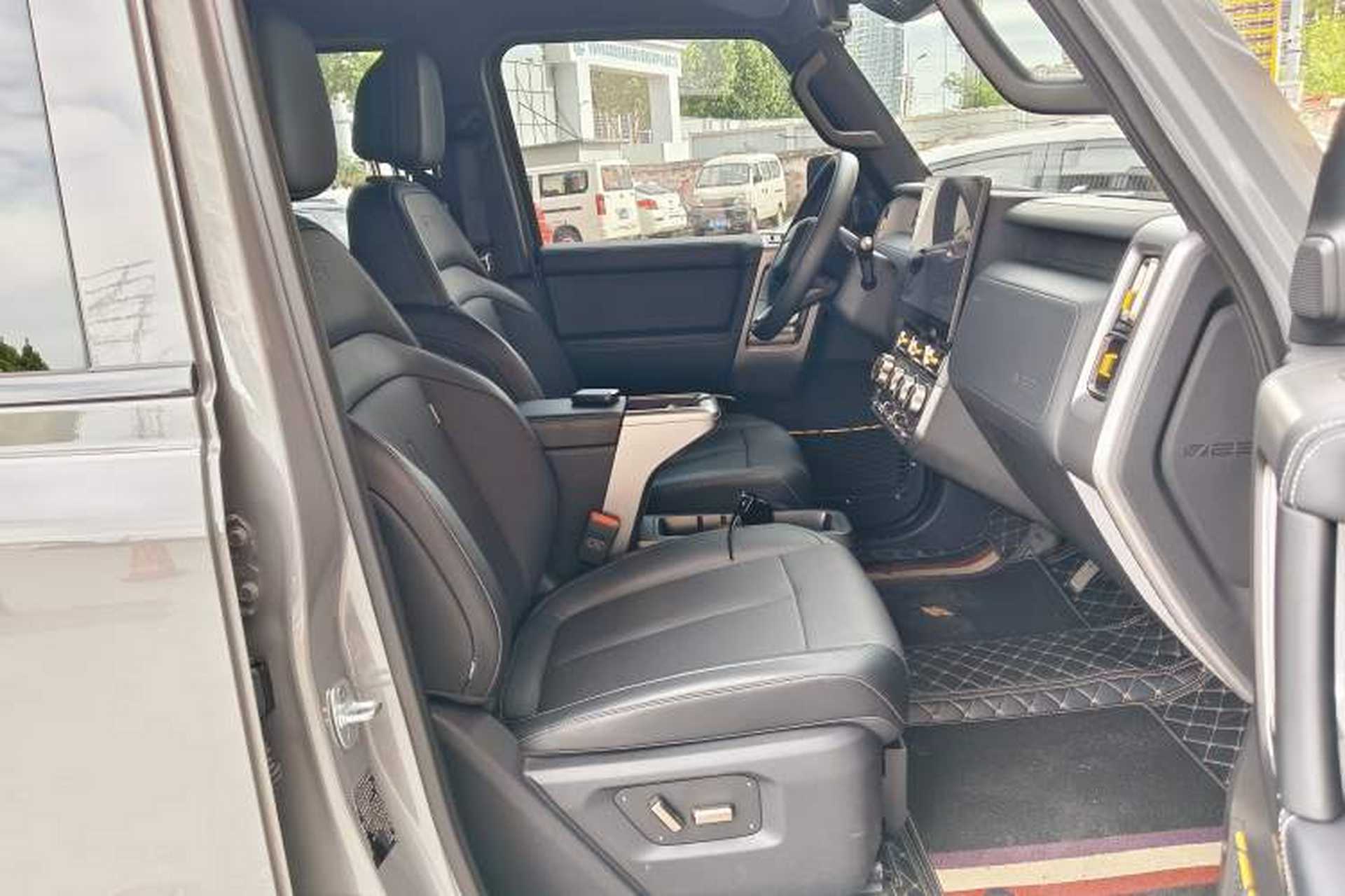 Used iCAR V23 2025 501 Four-Wheel Drive Advanced Version Right Front Seat