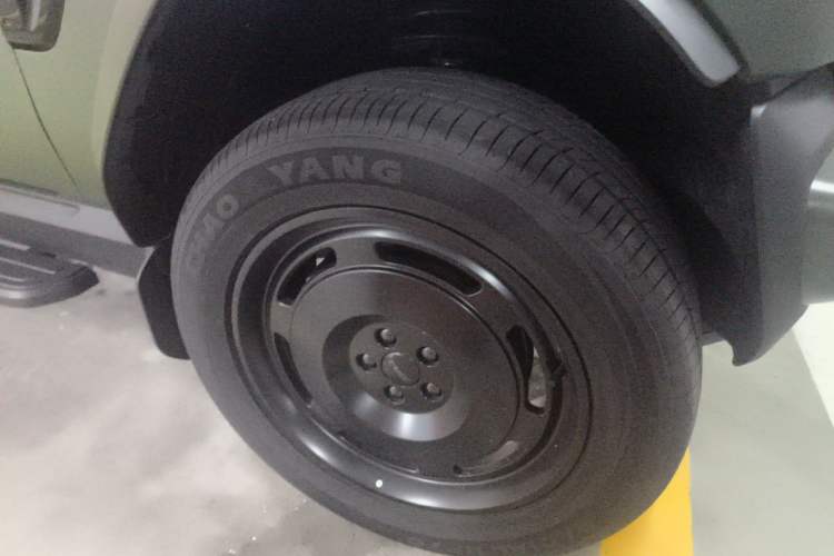 Used iCAR V23 2025 401 Two-Wheel Drive Advanced Edition Right Front Wheel Hub