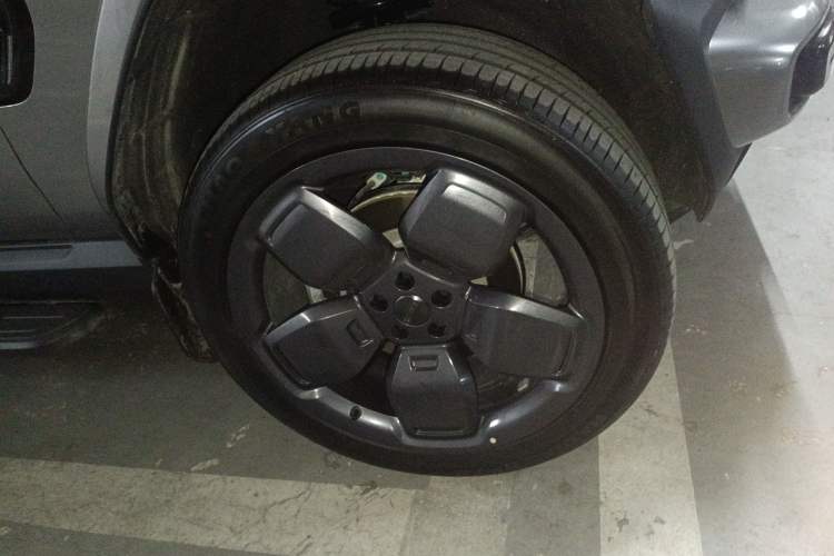 Used iCAR V23 2025 501 Four-Wheel Drive Advanced Version Right Front Wheel Hub