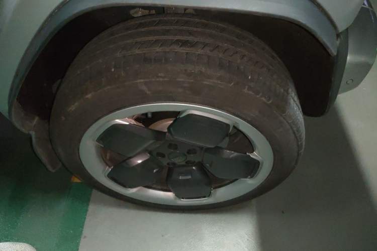 Used iCAR V23 2025 501 Four-Wheel Drive Intelligent Driving Version Right Front Wheel Hub